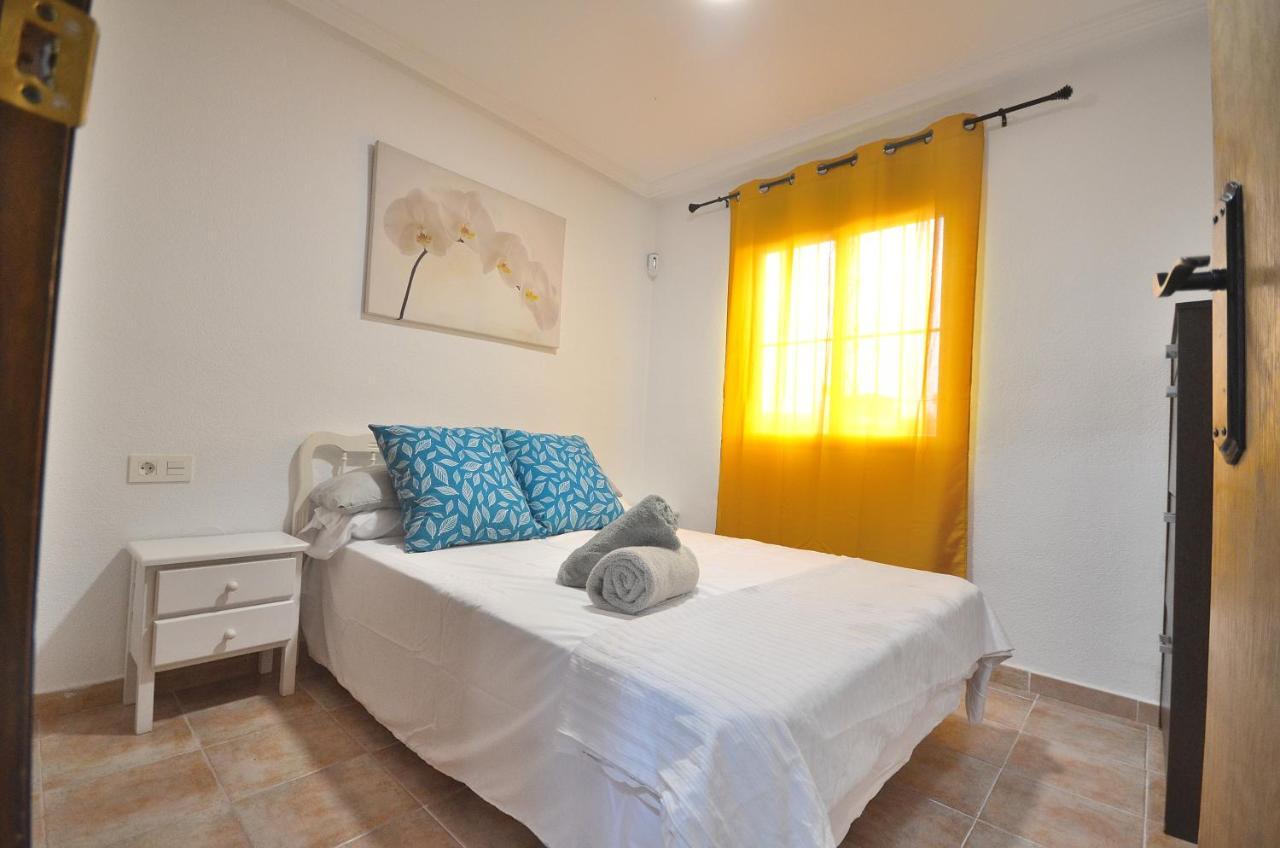 Villa Agradable Adosado Con Piscina, Duchas Hidromasaje Torrevieja Exterior foto